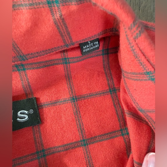 Orvis Men's Vibrant Red Checkered Shirt - Picture 4 of 4